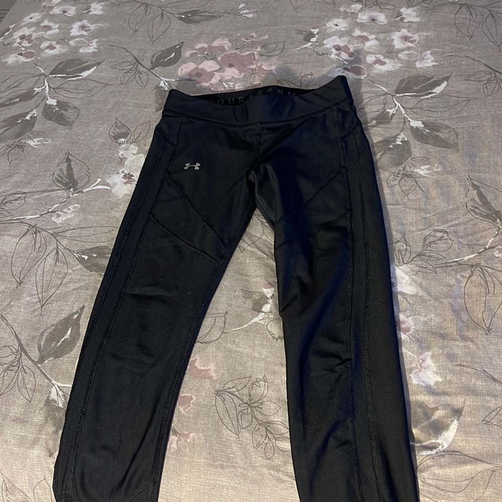 Under Armour in a size medium, in perfect condition no flaws or stains